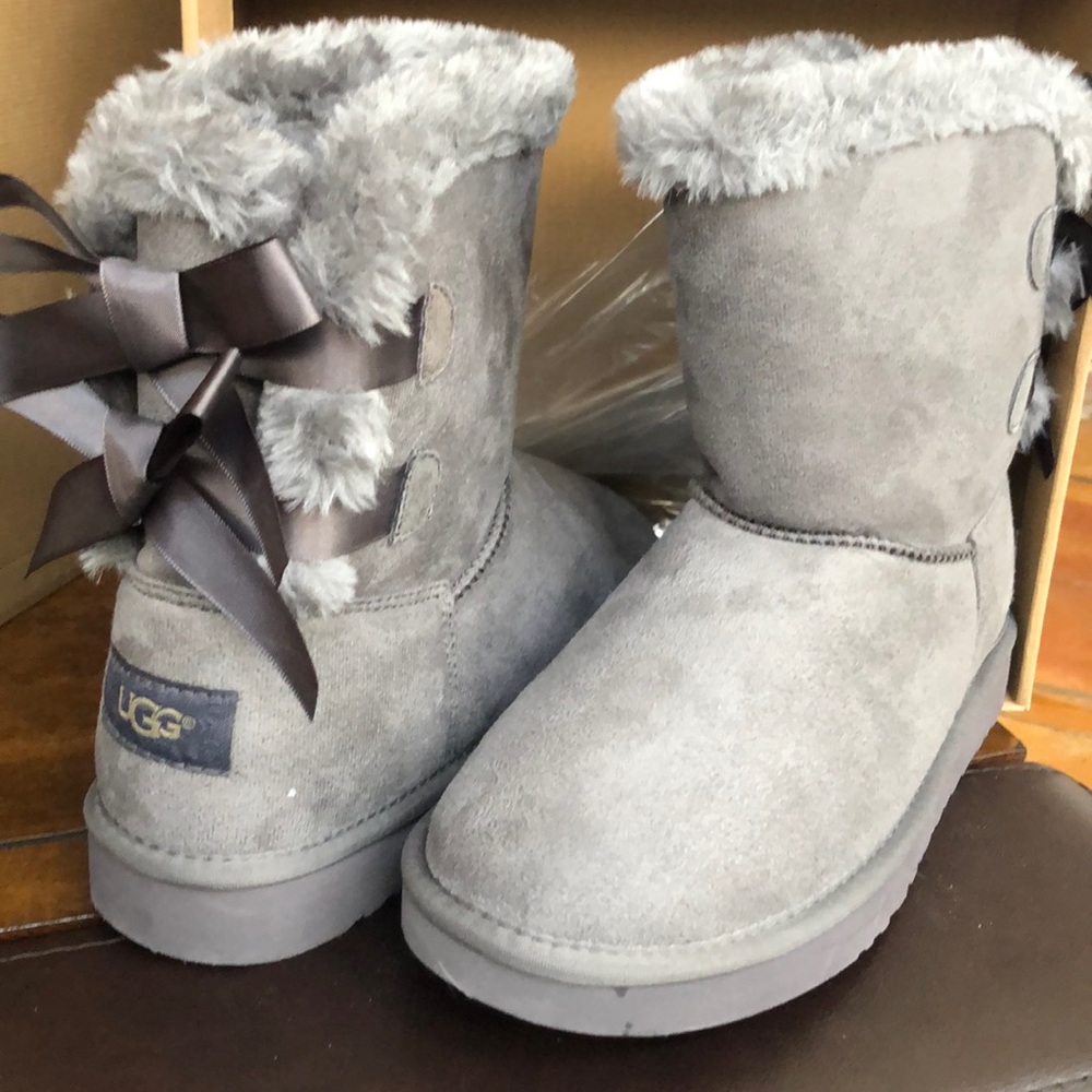 Grey boots with bows ugg